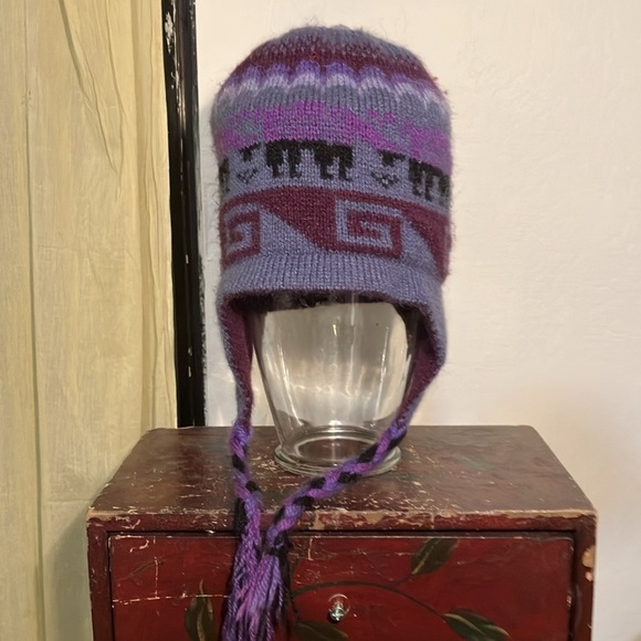 🌈 Reversible winter hat that covers the ears and has a Pom Pom on both sides!!! - Picture 2 of 8